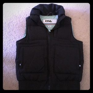 Aritzia Talula Puffy Vest